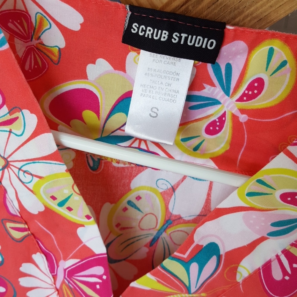 Scrub Top - Picture 3 of 3
